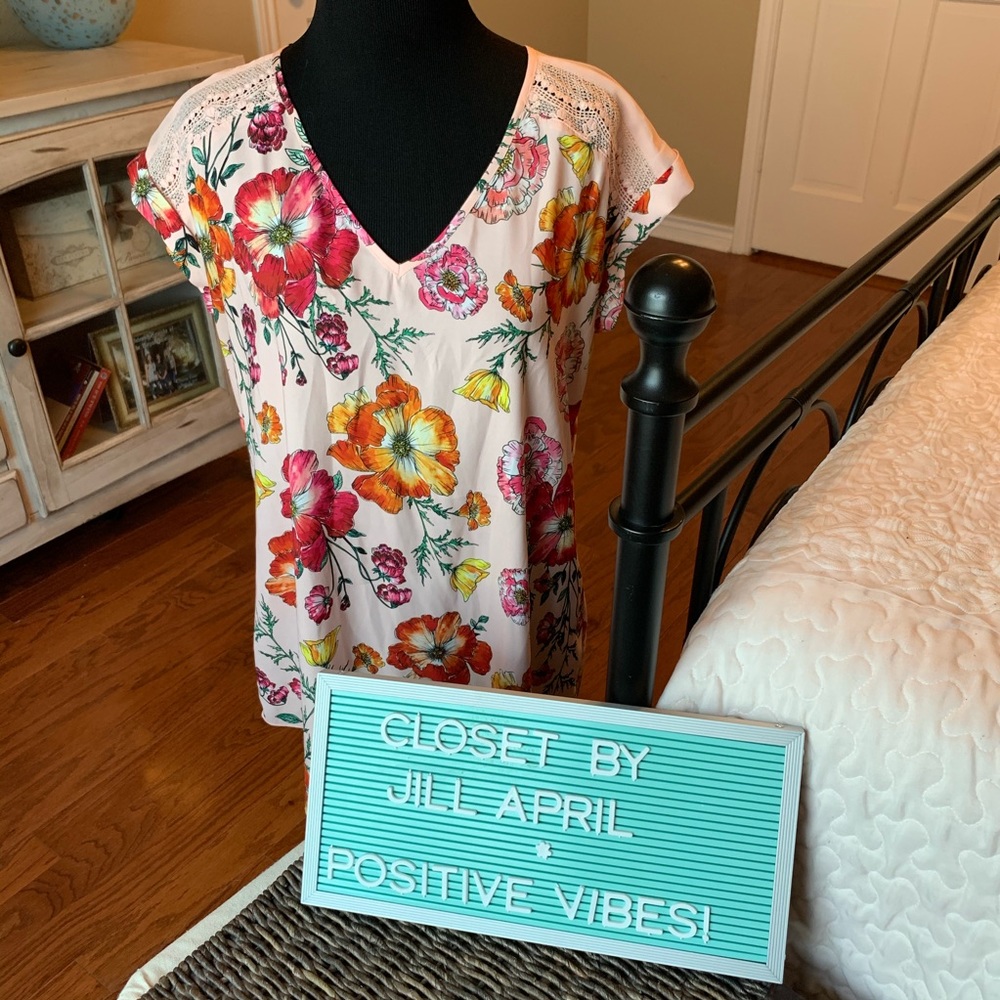 Express floral Hawaiian top